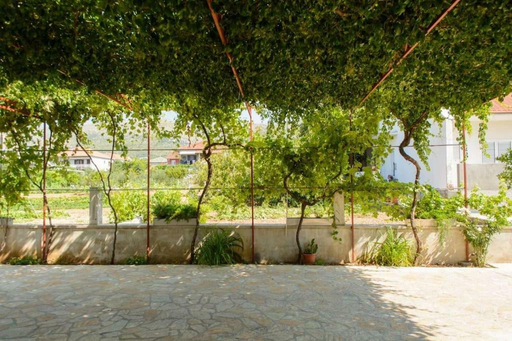 Ivana Trogir Exterior photo